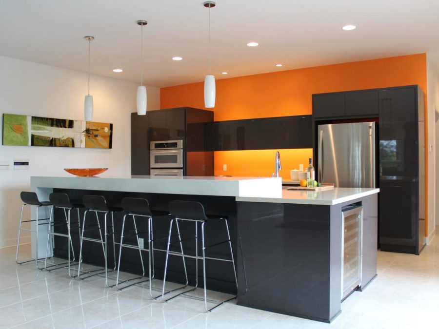 Phòng bếp cũng hợp với sơn màu cam 
